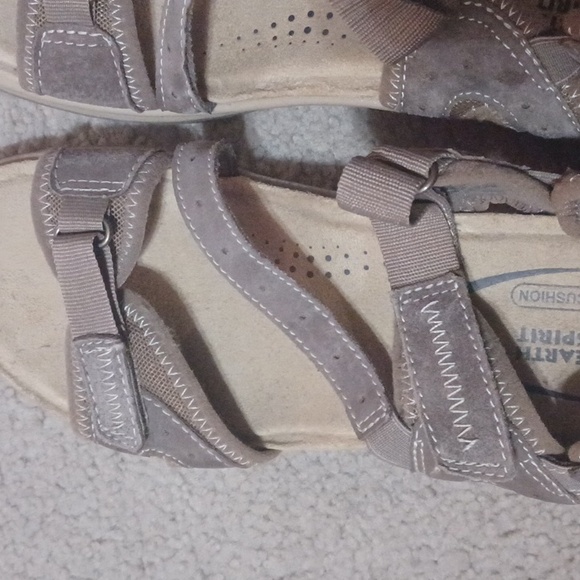 7.5 Earth Spirit Brown Sandals - Picture 6 of 7